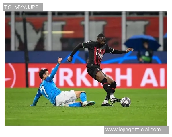 欧冠激战：AC米兰与巴黎圣日耳曼战成平局红牌争议引发全场热议