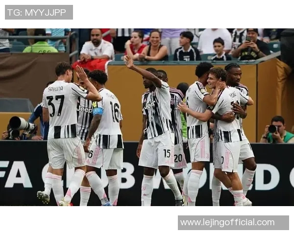 友谊赛精彩回顾:里昂大胜皇马点球大战引发全场热潮 友谊赛精彩回顾:里昂大胜皇马点球大战引发全场热潮