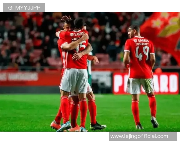 足总杯精彩对决本菲卡大胜巴黎圣日耳曼红牌事件引发全场热议 足总杯精彩对决本菲卡大胜巴黎圣日耳曼红牌事件引发全场热议