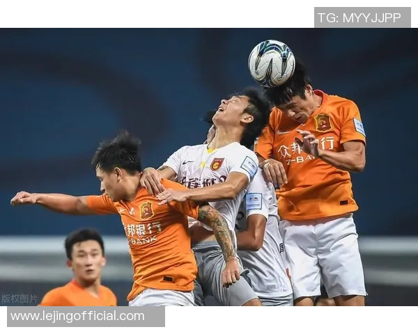 中超精彩对决尤文图斯大胜里昂逆转瞬间点燃全场激情